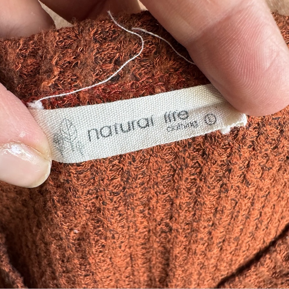 Natural Life Heathered Rust Waffle Knit V-Neck Top - Picture 5 of 7